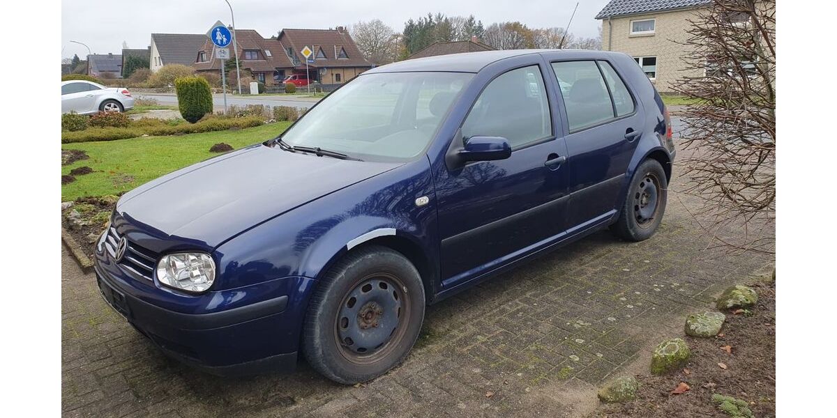 VW Golf 382.000 km 950 &euro; Gammellund 24855