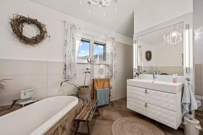 NATURNAH WOHNEN, MODERN LEBEN, GENIEßEN - Einfamilienhaus Waldshut-Tiengen Tiengen | Angebot:27321452