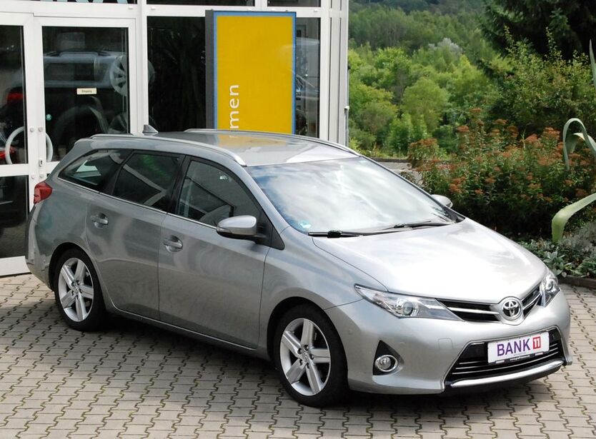 Toyota Auris Touring Sports 161.220 km 6.890 € Dornburg - Camburg 07774