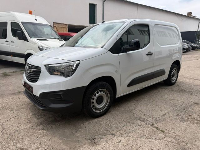 Opel Combo 92.800 km 9.999 &euro; Halle 06118