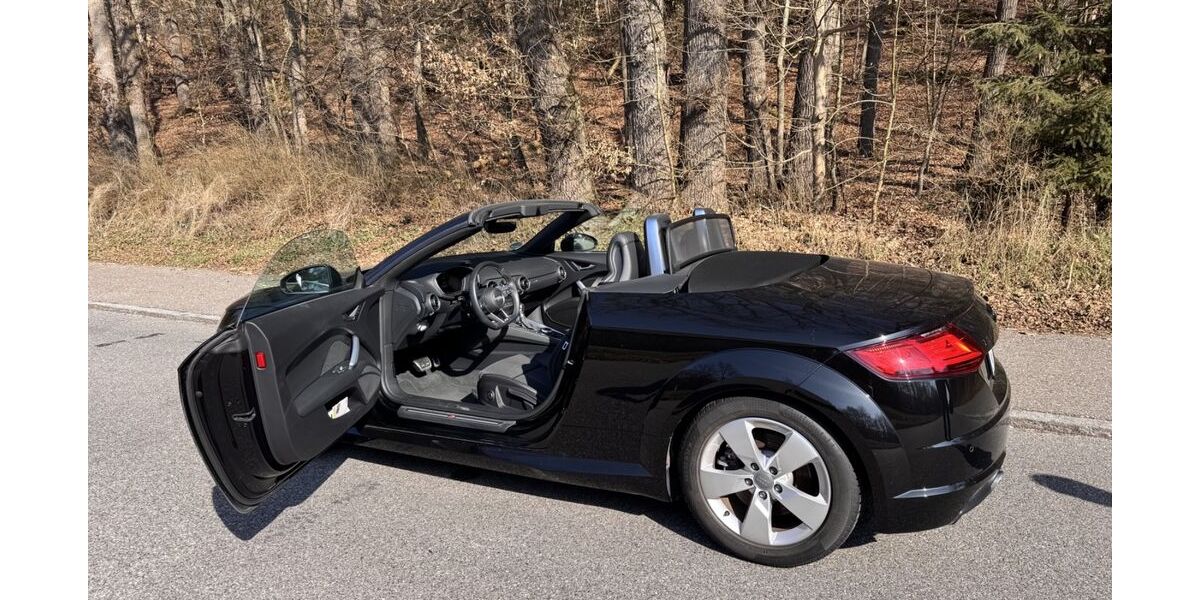 Audi TT 18.300 km 38.060 &euro; Regensburg 93053