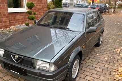 Alfa Romeo 75 87.500 km 19.890 &euro; Göttingen 37081