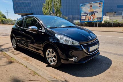 Peugeot 208 118.723 km 5.200 € Mannheim 68165