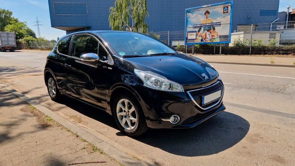 Peugeot 208 118.723 km 5.200 € Mannheim 68165