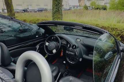 Ford Streetka 104.000 km 2.500 &euro; bad camberg 65529