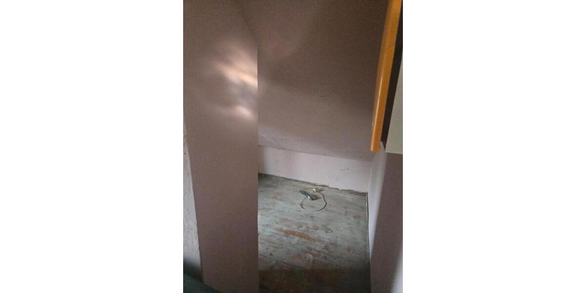 Einfamilienhaus Netzschkau - 5 Zimmer, 100 m&sup2;, 39.600&euro; | Angebot:27122742