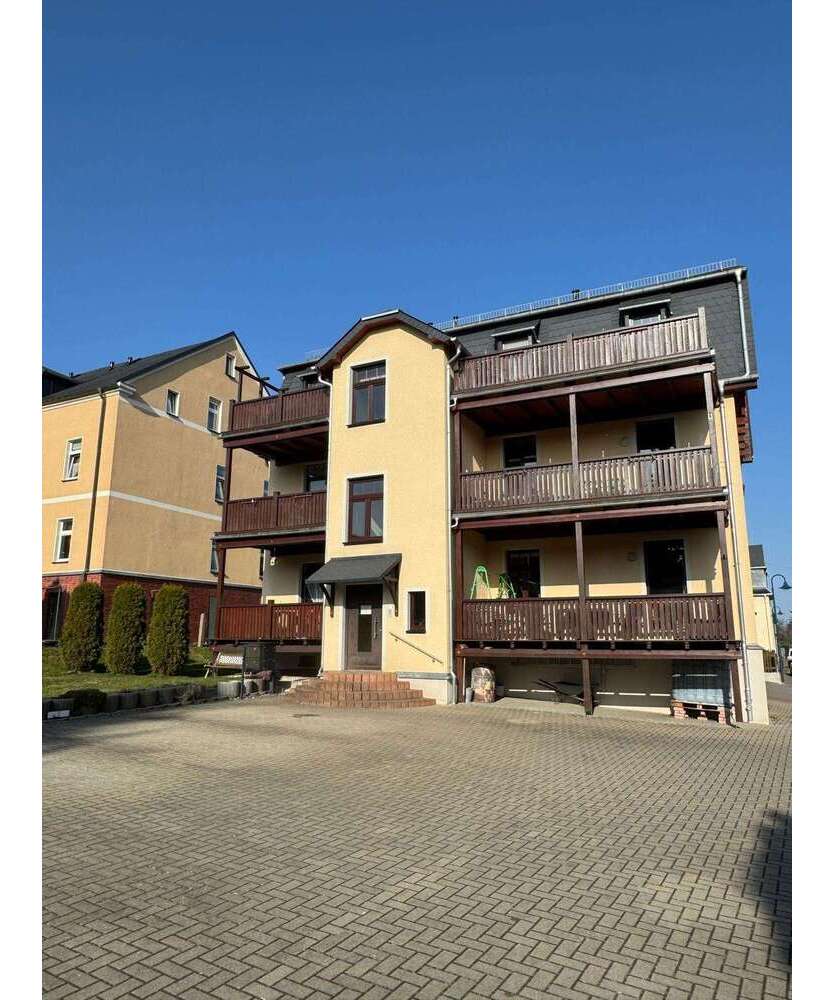 Wohnung zum Mieten in Oelsnitz 815 € 130 m²