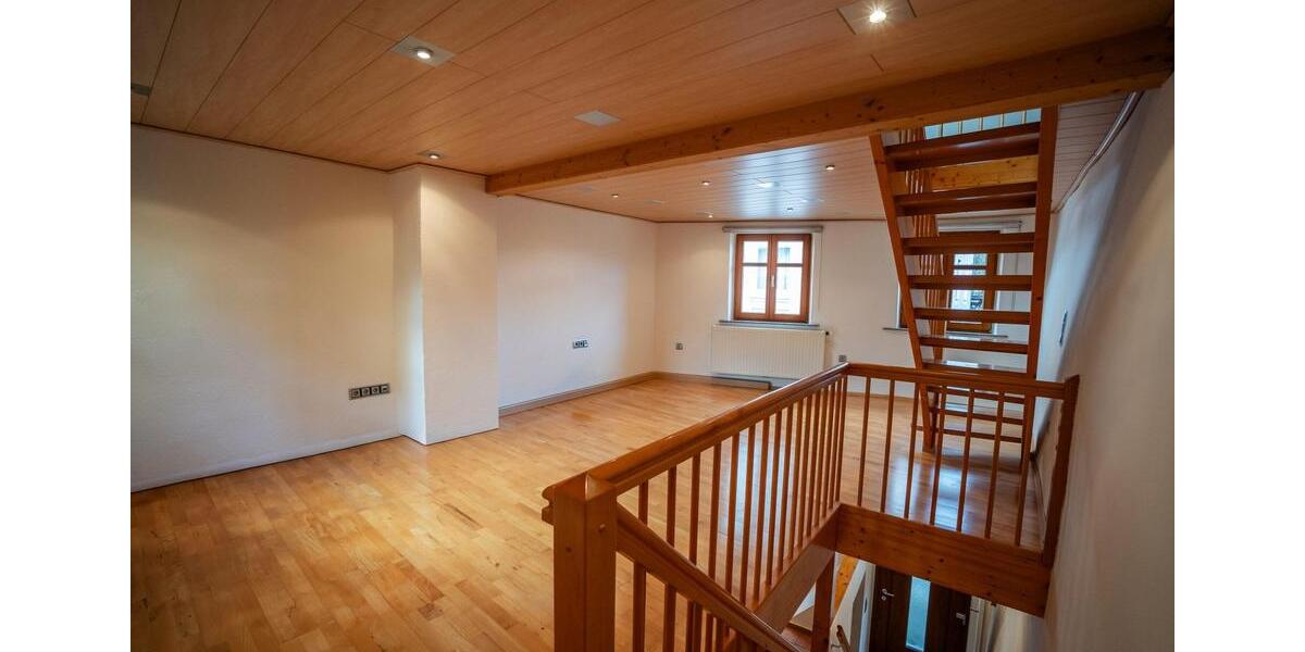 Wohnung und Haus in einem - saniertes Altstadthaus mit insgesamt 93m², EBK und Klimaanlage 3 zimmer