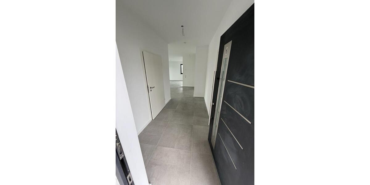 Erdgeschoßwohnung Wiehl - 3 Zimmer, 96 m&sup2;, 1.160&euro; | Angebot:26332861