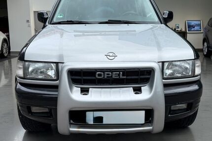 Opel Frontera 234.111 km 5.999 &euro; München 80636