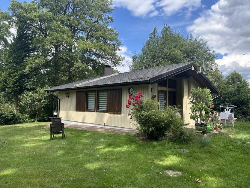 Provisionsfrei! Holzhaus am See, ganzj. bewohnb. eig. Seeanteil