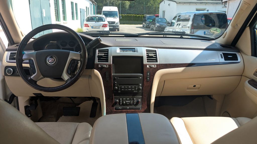 Cadillac Escalade 150.000 km 18.000 &euro; Brandis 04821