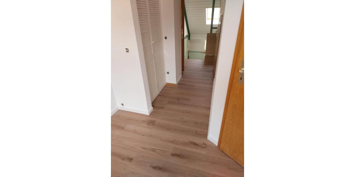 Dachgeschoßwohnung Markneukirchen - 2 Zimmer, 40 m&sup2;, 300&euro; | Angebot:26424653