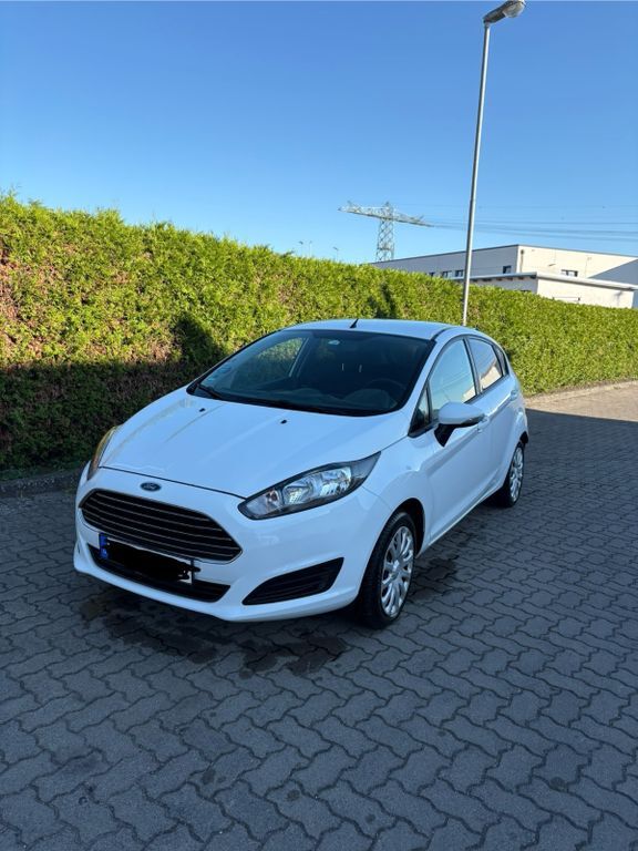 Ford Fiesta 70.600 km 5.800 € Lübeck 23569