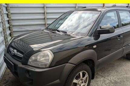 Hyundai TUCSON 126.612 km 2.450 € Lübeck 23556