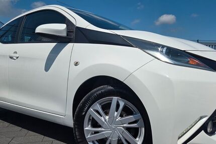 Toyota Aygo (X) 64.000 km 6.899 &euro; Paderborn 33102