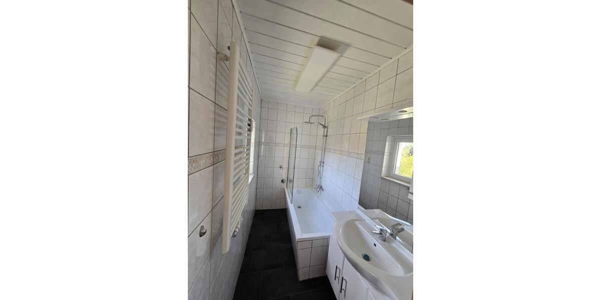 Etagenwohnung Nossen - 4 Zimmer, 75 m&sup2;, 450&euro; | Angebot:26380350