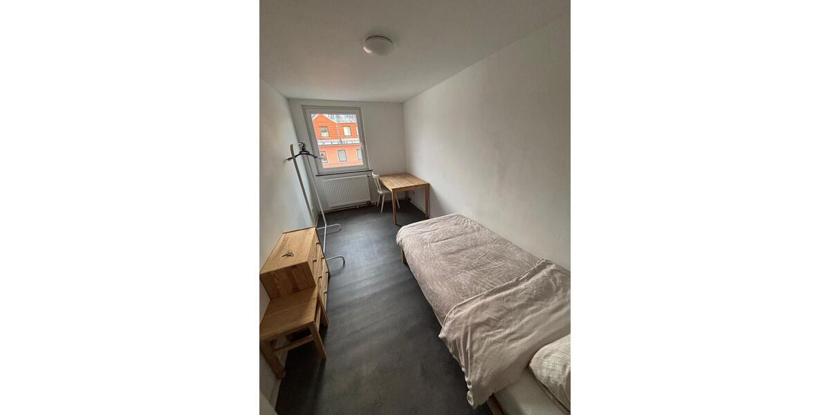 Etagenwohnung Hof Neuhof - 4 Zimmer, 95 m&sup2;, 25&euro; | Angebot:26567924
