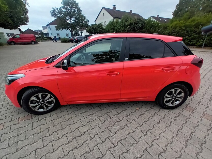 i20