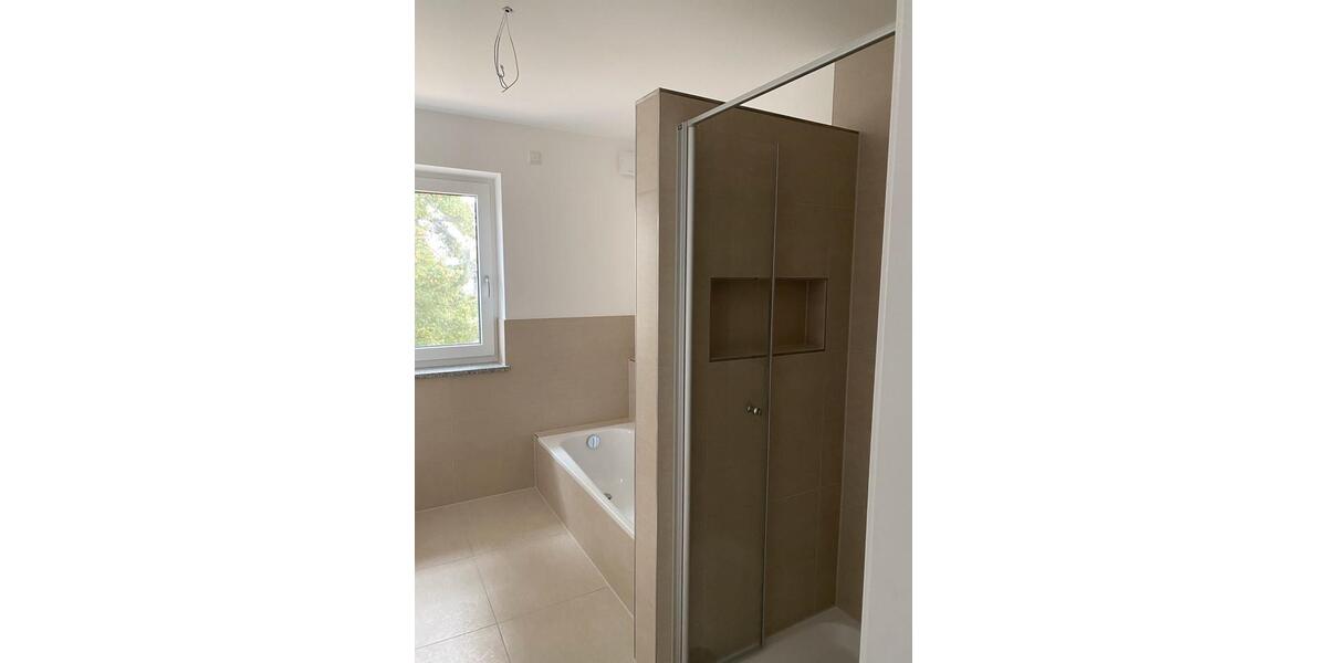 Erdgeschoßwohnung Rottenburg an der Laaber - 3 Zimmer, 104 m&sup2;, 1.170&euro; | Angebot:26399592