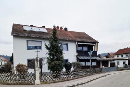 Großzügiges Mehrgenerationenhaus mit viel Potenzial in Beilngries zimmer