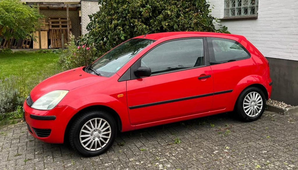 Ford Fiesta 94.000 km 950 &euro; Flensburg 24937