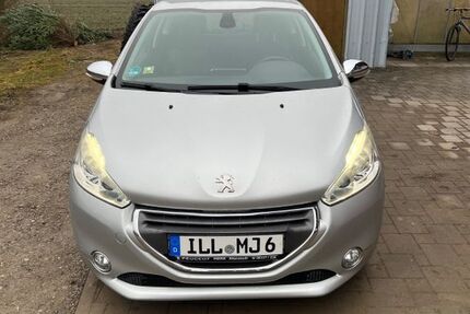 Peugeot 208 111.000 km 5.899 &euro; Illertissen 89257