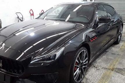 Maserati Quattroporte 40.000 km 105.999 &euro; Miesbach 83714