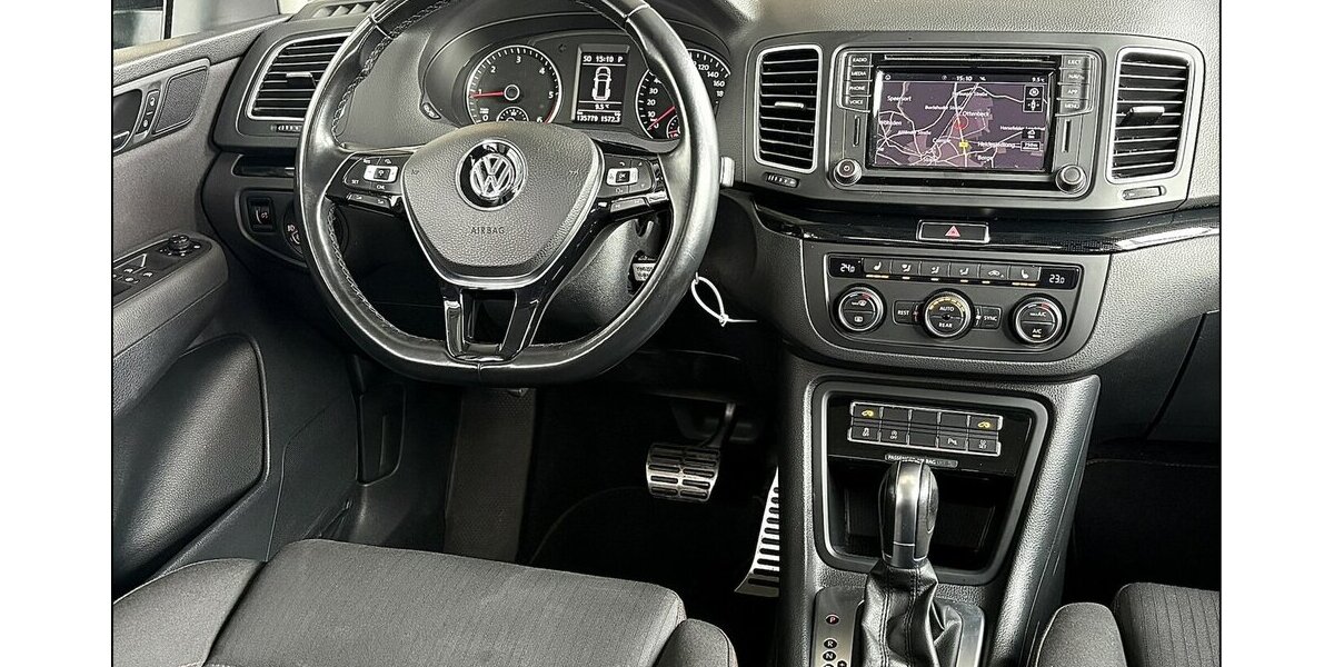 VW Sharan 2.0 TDI Pano ACC elektrische Türen Ass 135.000 km 21.799 &euro; Stade 21682