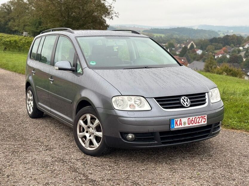 VW Touran 222.000 km 1.799 € Bruchsal 76646