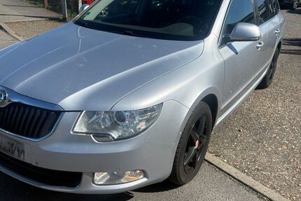 Skoda Superb 216.645 km 4.590 &euro; Elsterwerda 04910