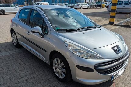 Peugeot 207 110.000 km 2.500 &euro; Kirchheim 73230