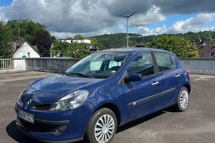 Renault Clio 218.000 km 2.400 &euro; Eitorf 53783