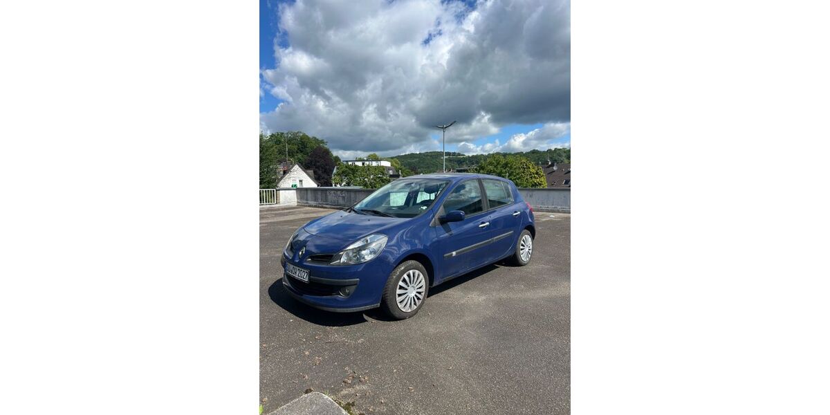 Renault Clio 218.000 km 2.400 &euro; Eitorf 53783