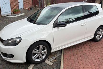 VW Golf 124.856 km 7.700 &euro; Zimmernsupra 99100
