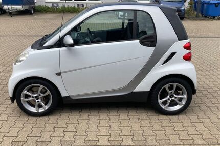 Smart ForTwo 136.599 km 4.999 &euro; Düsseldorf 40417