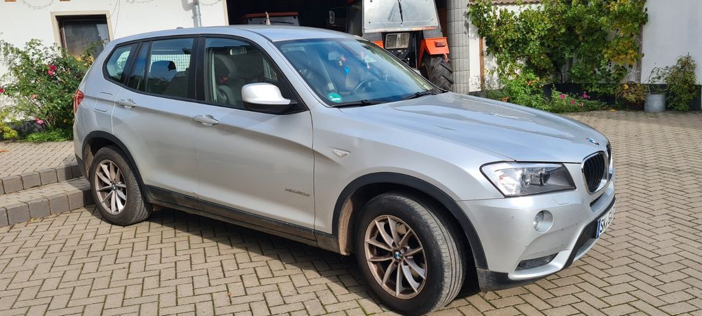 BMW X3 195.000 km 8.500 € Mücheln 06249