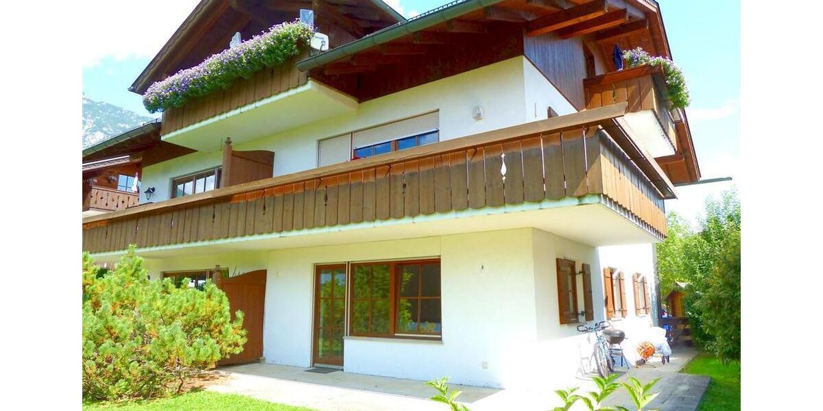 2-Zimmer-Eck-Balkon-Wohnung ca. 60 m², 1. OG, Bad + Gäste-WC, Keller, Stellplatz am Hof 2 zimmer