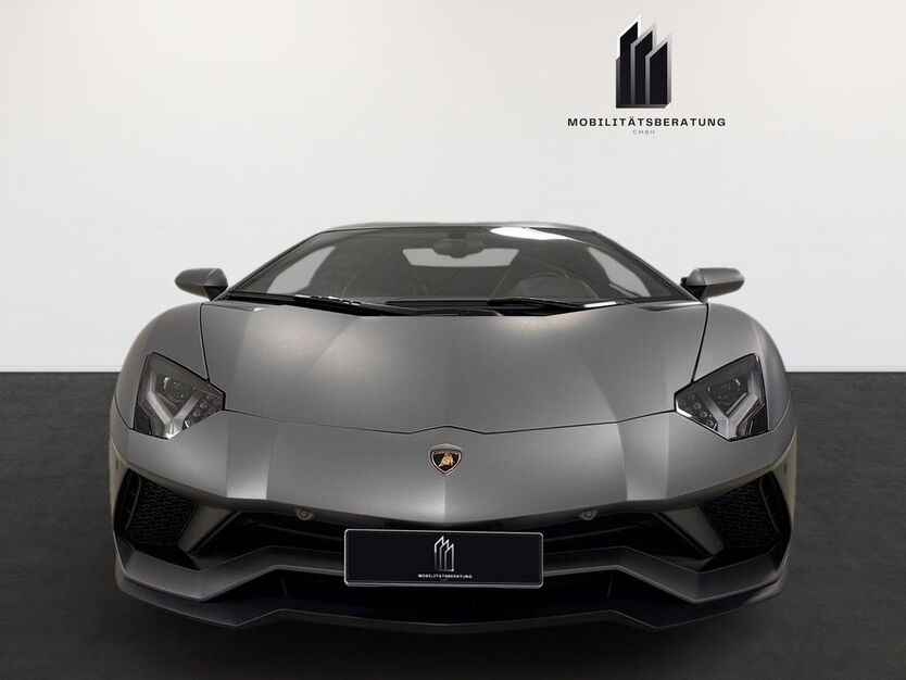 Lamborghini Aventador 16.318 km 339.999 € Ginsheim-Gustavsburg 65462