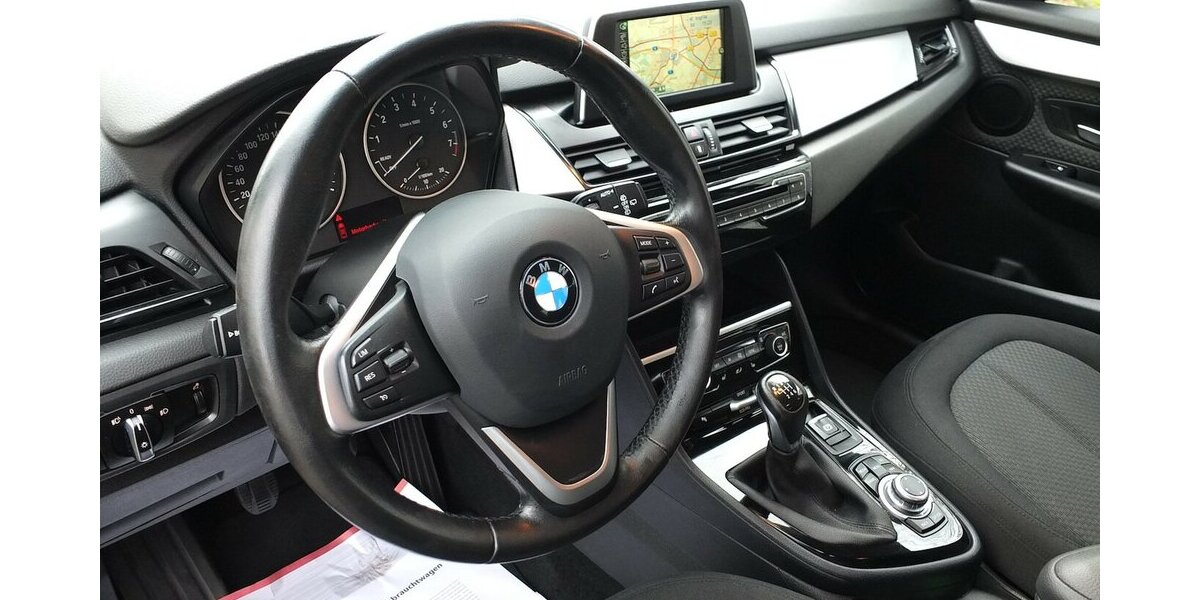 BMW 218 Active Tourer ADVANTAGE NAVI PARKASISSTENT SHZ 124.575 km 10.908 &euro; Köln 50858