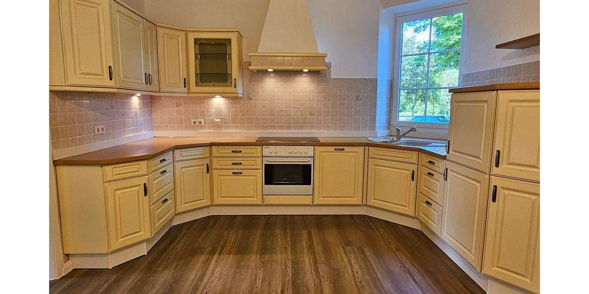 Etagenwohnung Timmaspe - 3 Zimmer, 170 m&sup2;, 1.200&euro; | Angebot:24027270