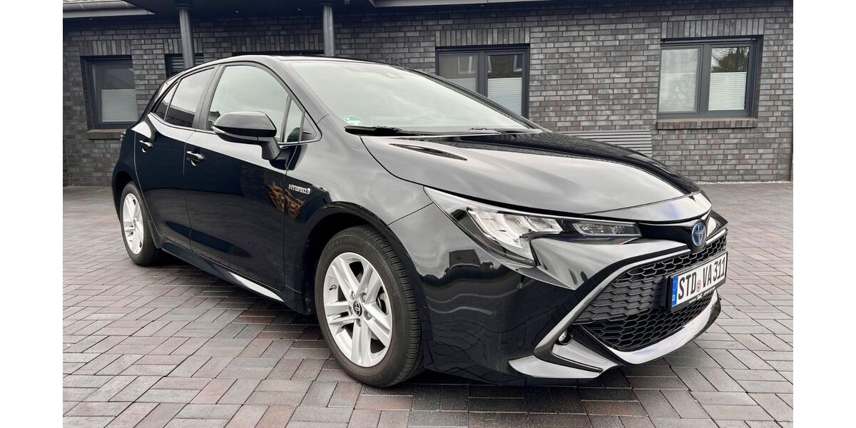 Toyota Corolla 33.500 km 19.590 &euro; Fredenbeck 21717