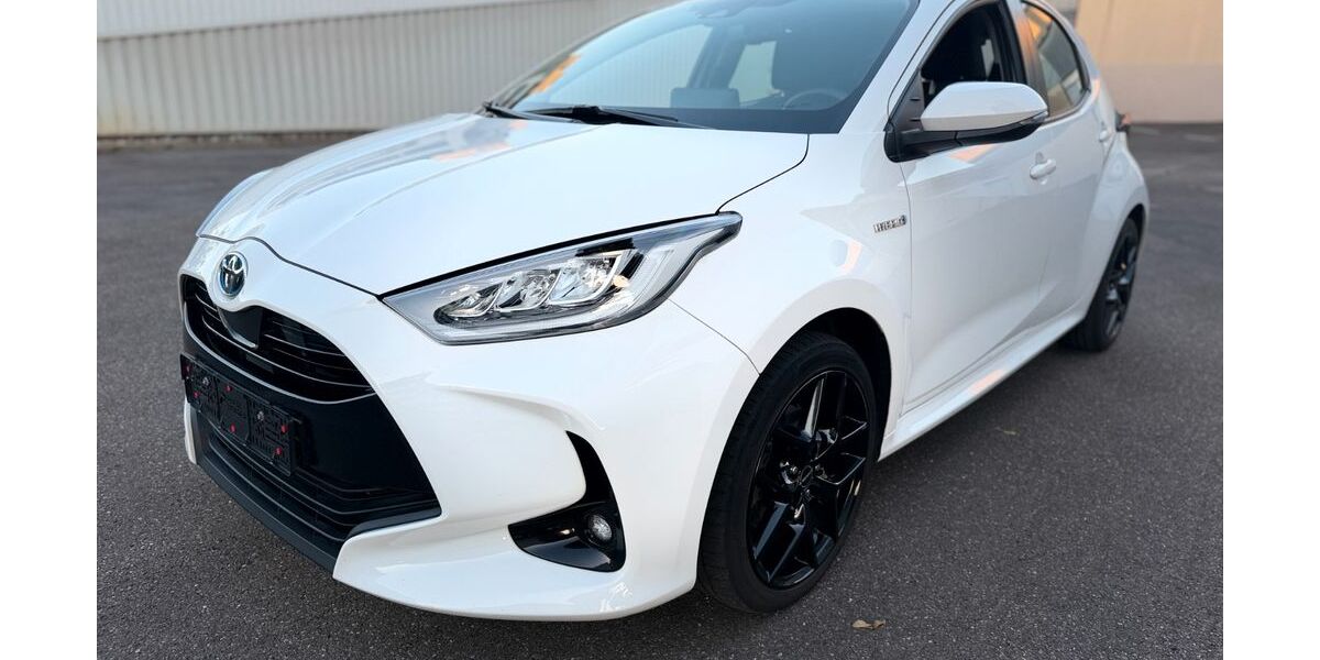 Toyota Yaris 100.000 km 14.899 &euro; Fellbach bei Stuttgart 70736