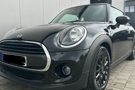 Mini ONE 53.987 km 13.590 &euro; Weißenburg 91781