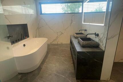 4,5 ZWG, Garten-und Poolnutzung (warm 2700€) 4.5 zimmer