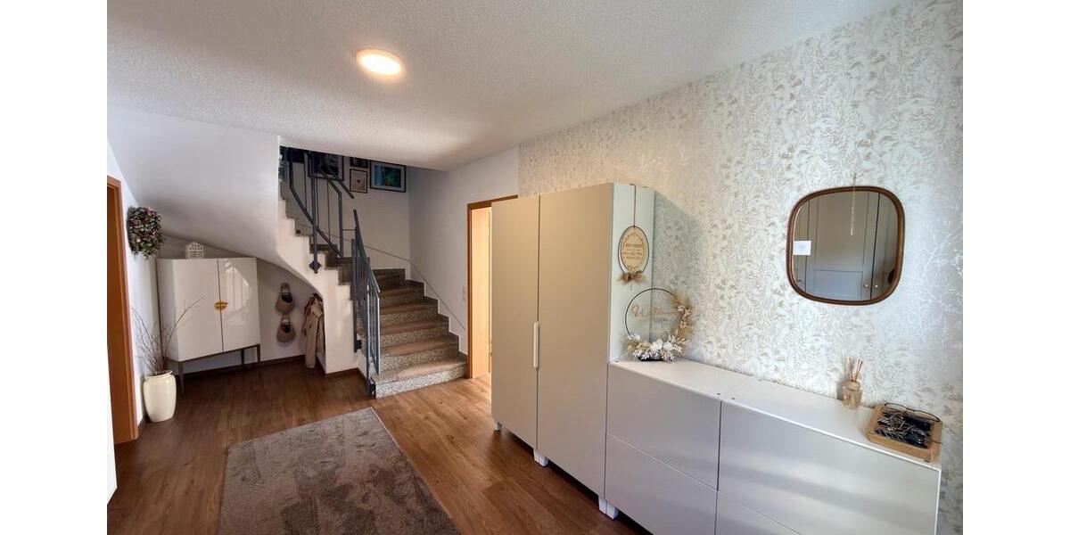 Doppelhaushälfte Bad Laasphe - 5 Zimmer, 140 m&sup2;, 285.000&euro; | Angebot:26383058