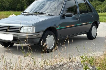 Peugeot 205 80.000 km 2.990 &euro; München 81929