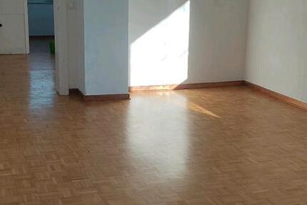 Haus Hönningen - 7 Zimmer, 135 m&sup2;, 950&euro; | Angebot:25394434