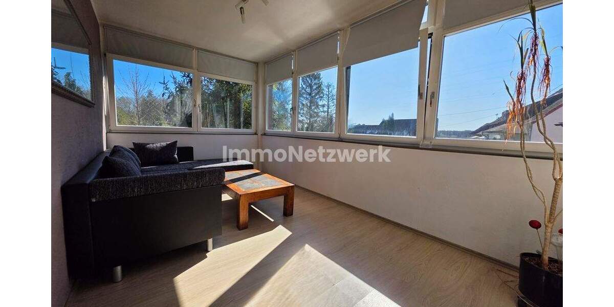 Familientraum in Neunkirchen: 205 m² Zweifamilienhaus mit Garten, Sauna, Loggia und Wintergarten. 8 zimmer