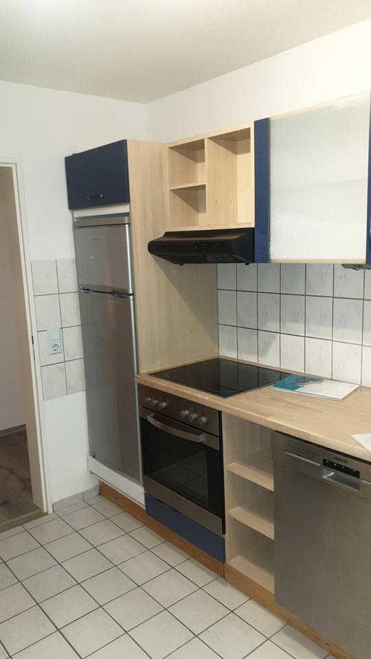 Schöne 3-Zimmer-Wohnung mit Balkon, großem Keller und Parkplatz zimmer